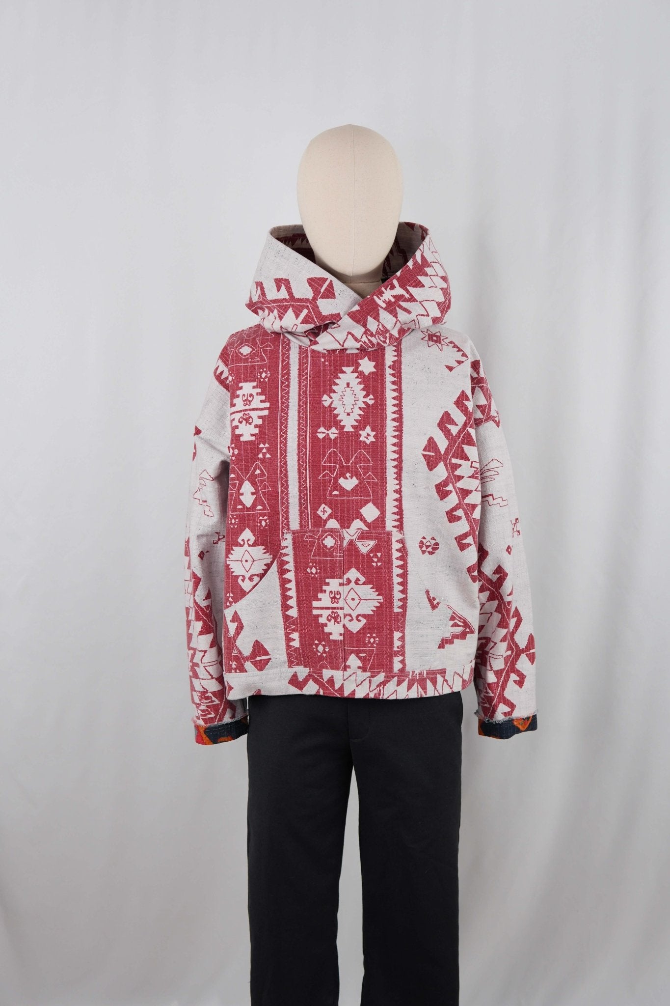 540 Artifact Red - Maison Habit