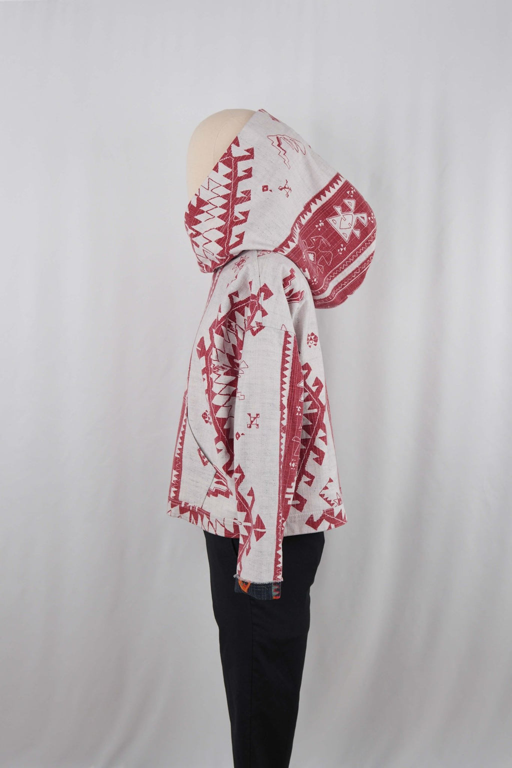 540 Artifact Red - Maison Habit