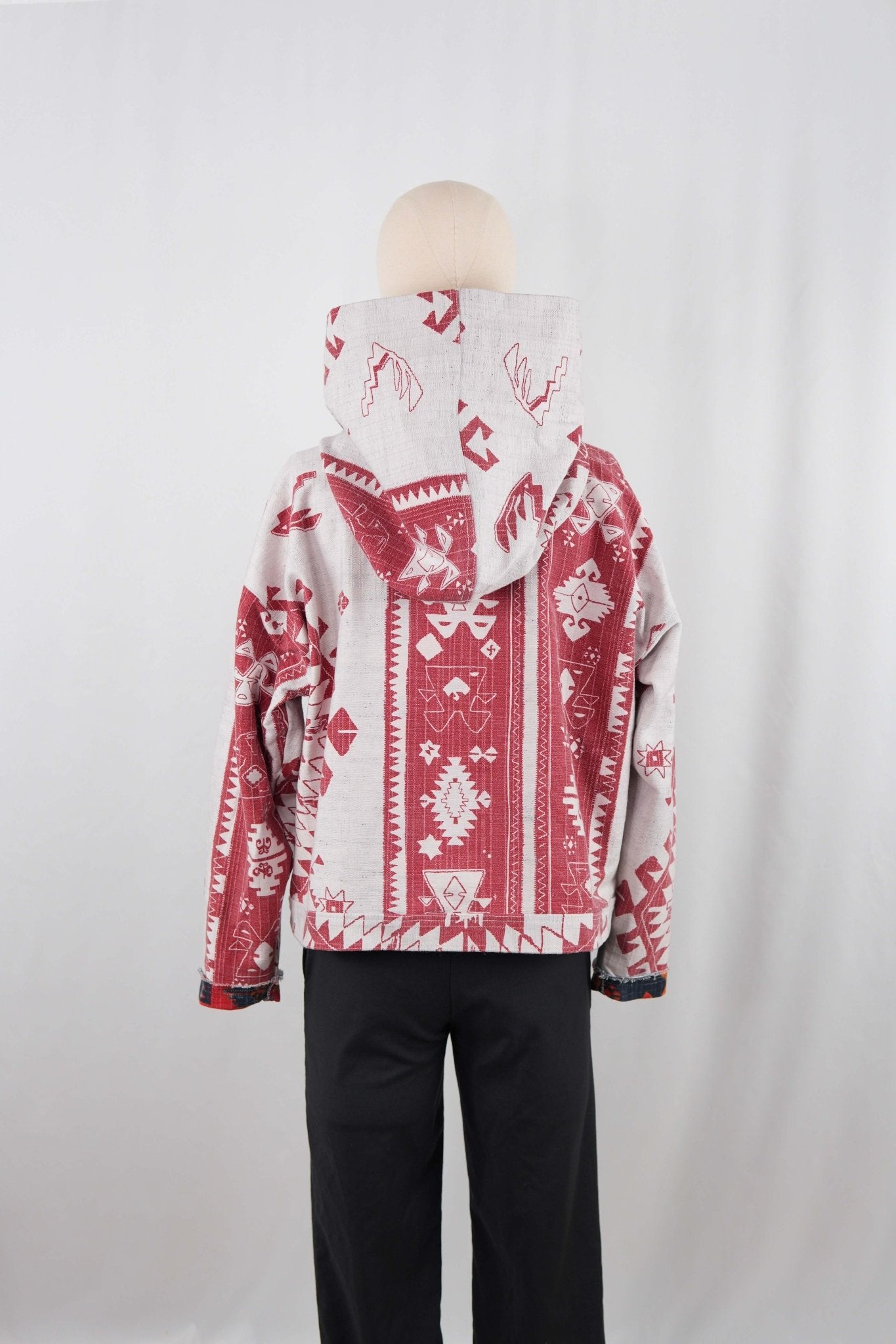 540 Artifact Red - Maison Habit