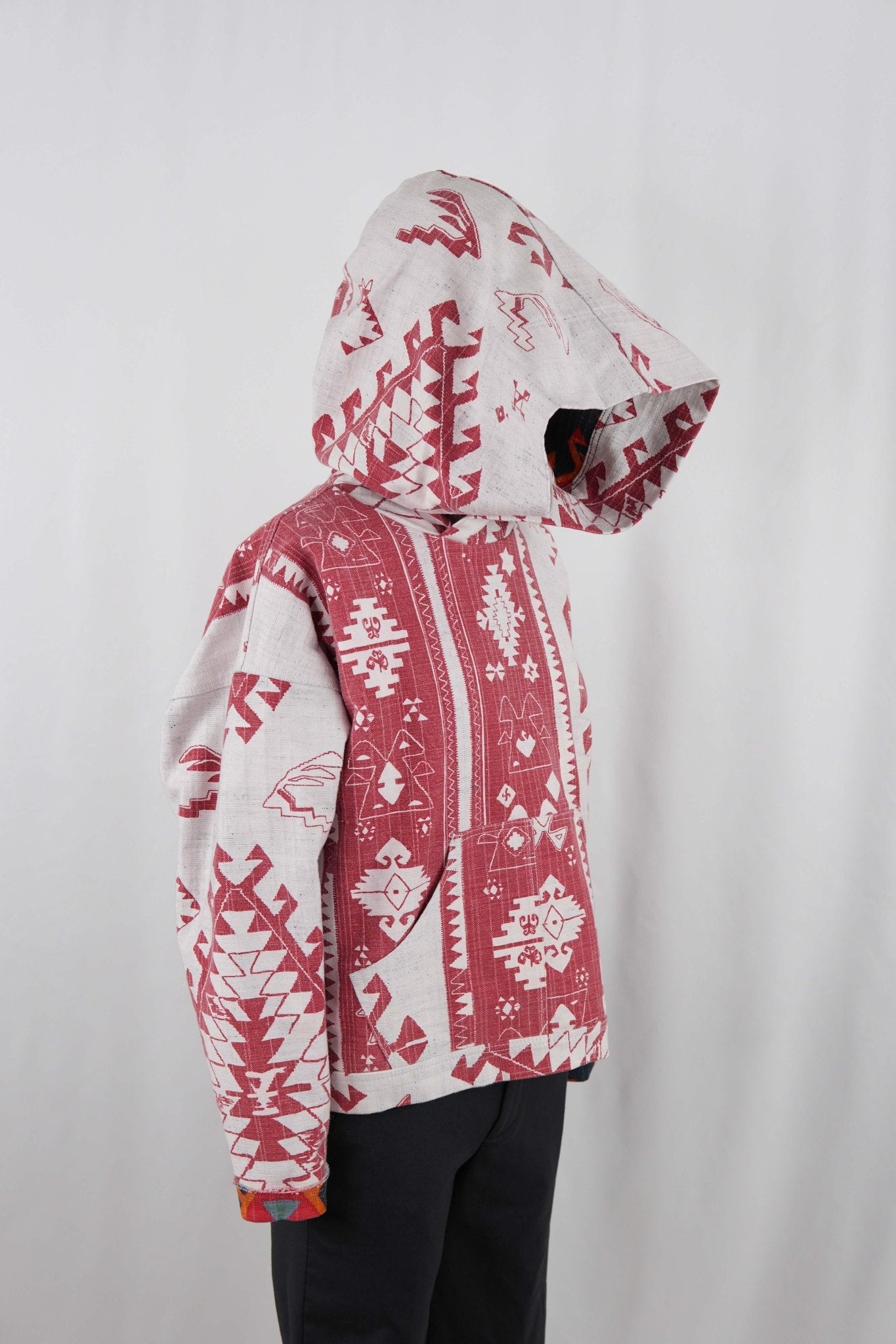 540 Artifact Red - Maison Habit