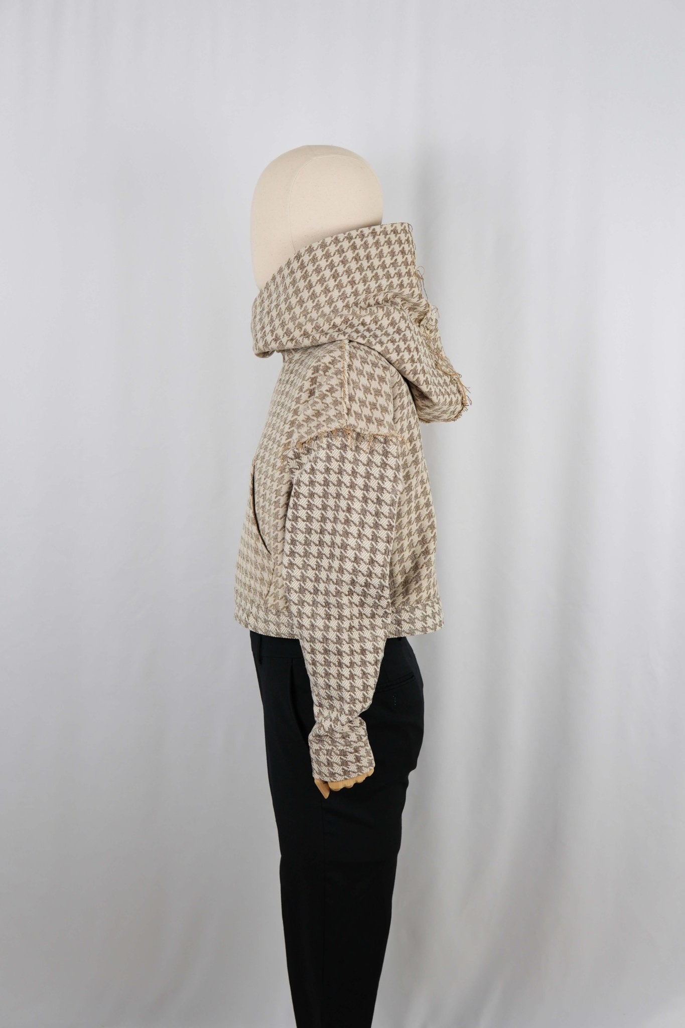 540 HoundsTooth UC - Maison Habit