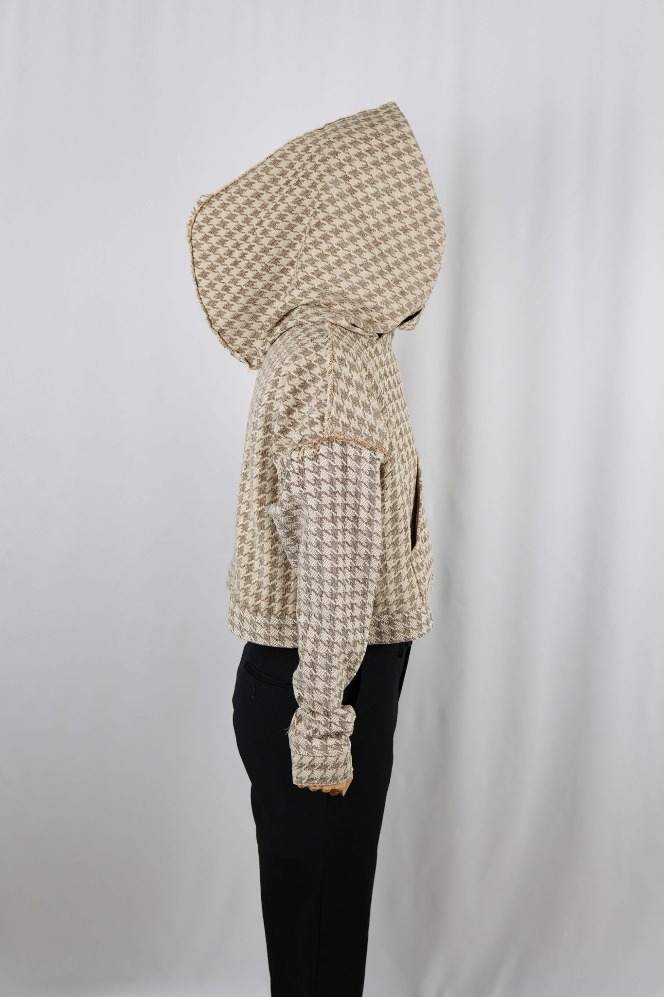 540 HoundsTooth UC - Maison Habit